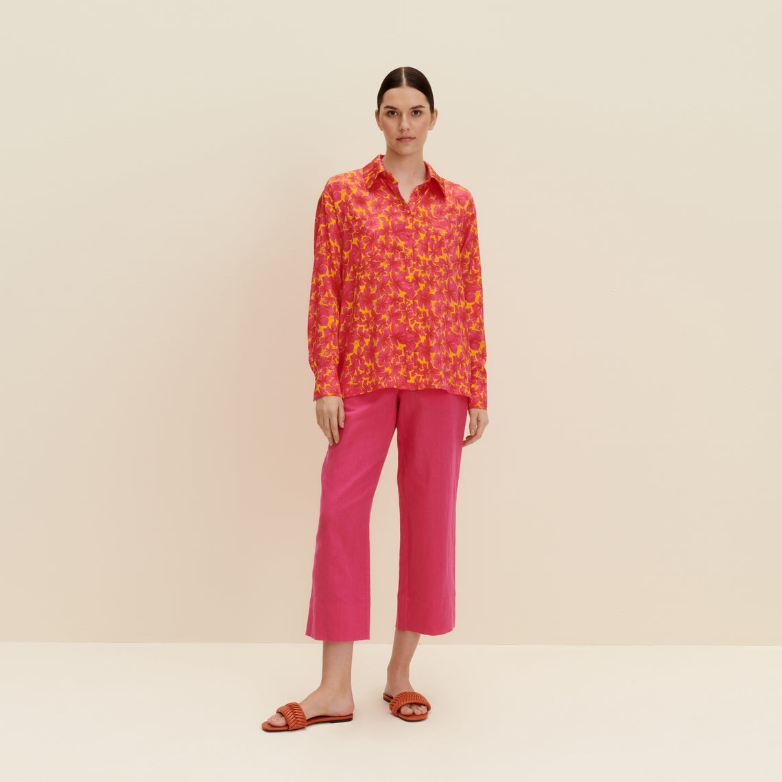 Oversized silk shirt in Hibiscus Print